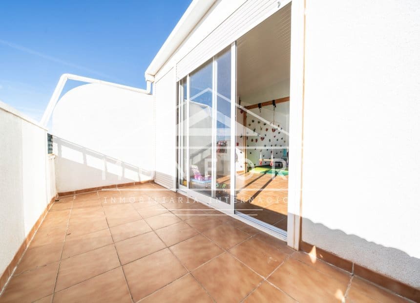 4 soveværelse Rækkehus til salg i Santiago de la Ribera med swimmingpool - € 225.000 (Ref: 10165835)