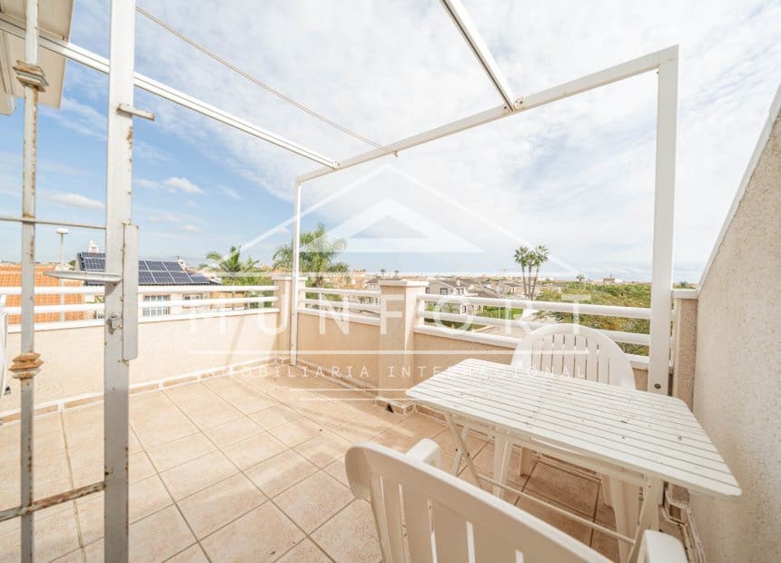 4 soverom Rekkehus til salgs i Torre de la Horadada med svømmebasseng - € 415 000 (Ref: 10168846)