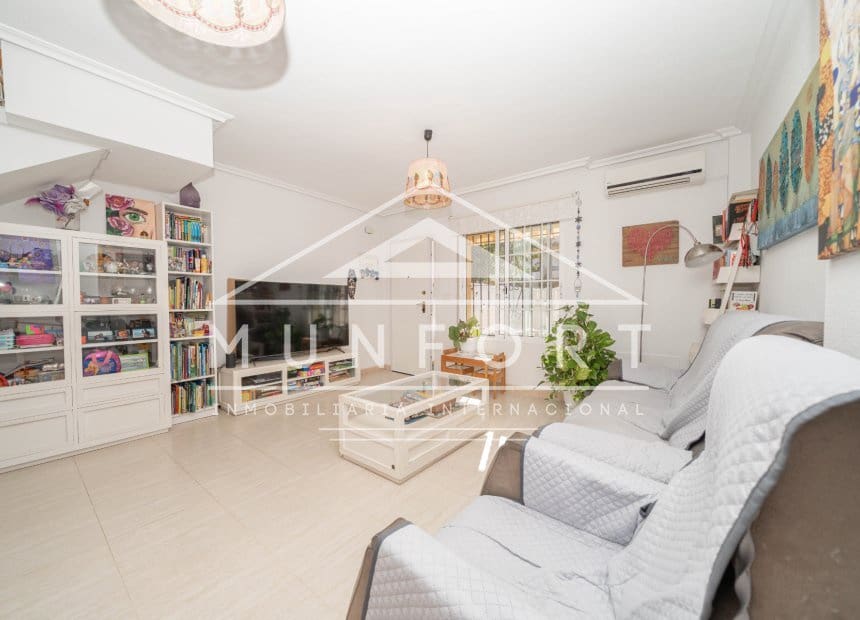 4 soverom Rekkehus til salgs i Santiago de la Ribera med svømmebasseng - € 210 000 (Ref: 10175763)