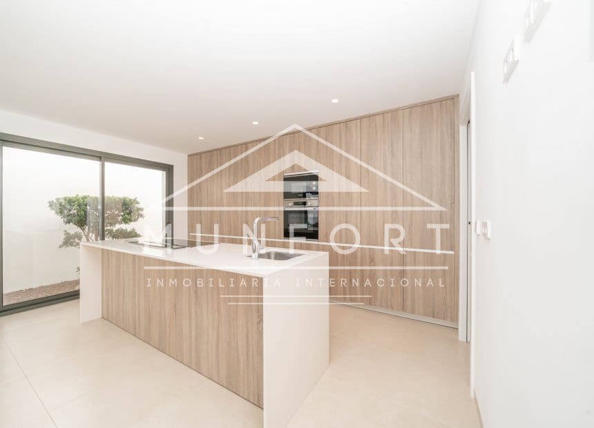 3 bedroom Villa for sale in Pilar de la Horadada with pool garage - € 659,000 (Ref: 10176059)