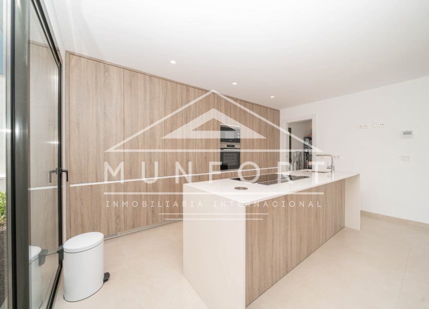 3 bedroom Villa for sale in Pilar de la Horadada with pool garage - € 659,000 (Ref: 10176059)
