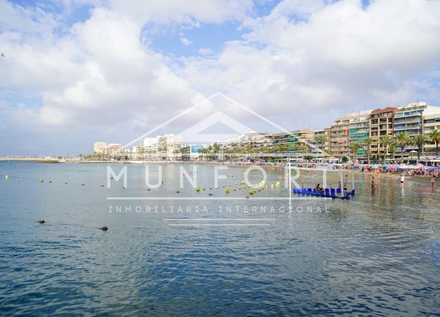 2 soveværelse Lejlighed til salg i Torrevieja med swimmingpool garage - € 275.000 (Ref: 10177510)