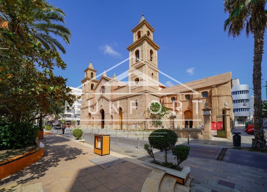 2 soveværelse Lejlighed til salg i Torrevieja med swimmingpool garage - € 275.000 (Ref: 10177510)