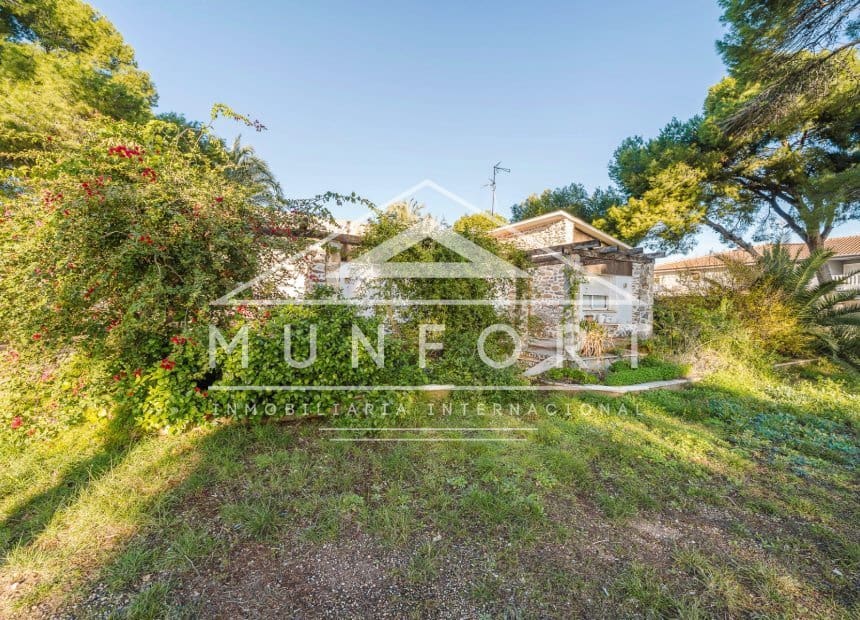 7 Zimmer Villa zu verkaufen in San Pedro del Pinatar mit Garage - 1.289.000 € (Ref: 10185958)