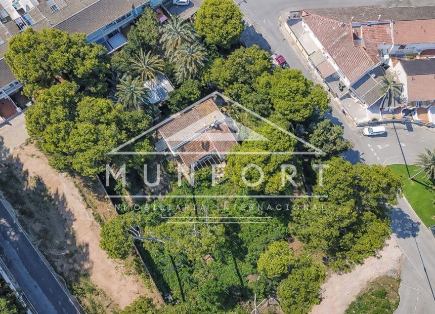 7 Zimmer Villa zu verkaufen in San Pedro del Pinatar mit Garage - 1.289.000 € (Ref: 10185958)