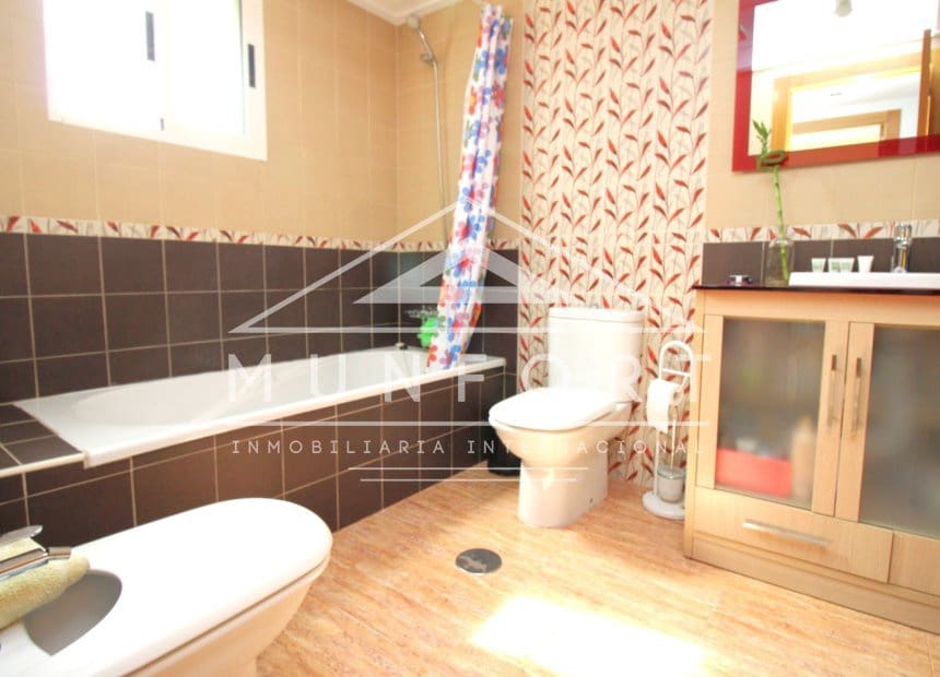 4 quarto Moradia em Banda para venda em Los Alcazares com garagem - 269 900 € (Ref: 10185962)
