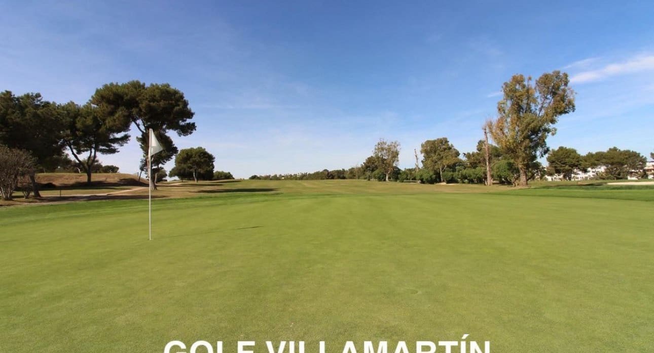 2 soverom Bungalow til salgs i Torrevieja med svømmebasseng - € 360 000 (Ref: 8378971)