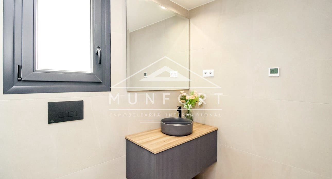 2 soverom Bungalow til salgs i Torrevieja med svømmebasseng - € 360 000 (Ref: 8378971)