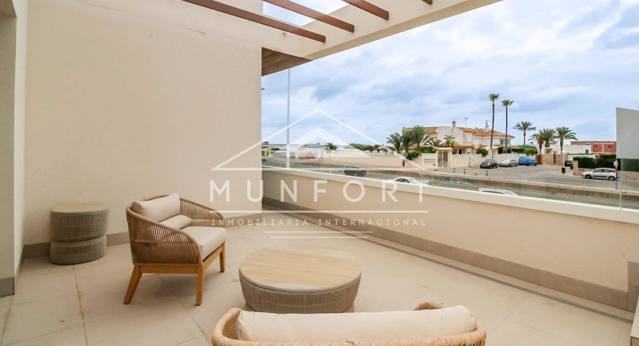 2 soverom Bungalow til salgs i Torrevieja med svømmebasseng - € 360 000 (Ref: 8378971)