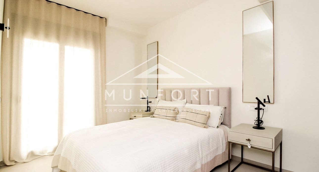 2 soverom Bungalow til salgs i Torrevieja med svømmebasseng - € 360 000 (Ref: 8378971)