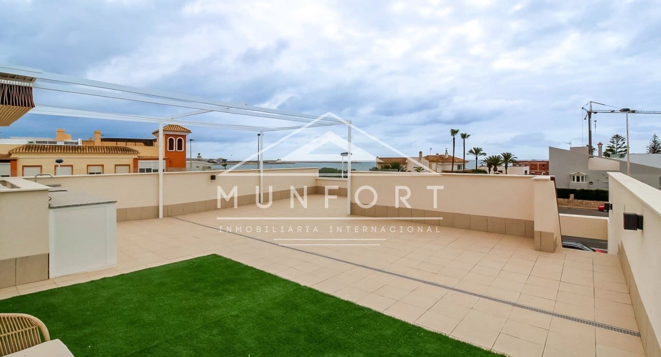 2 soverom Bungalow til salgs i Torrevieja med svømmebasseng - € 360 000 (Ref: 8378971)