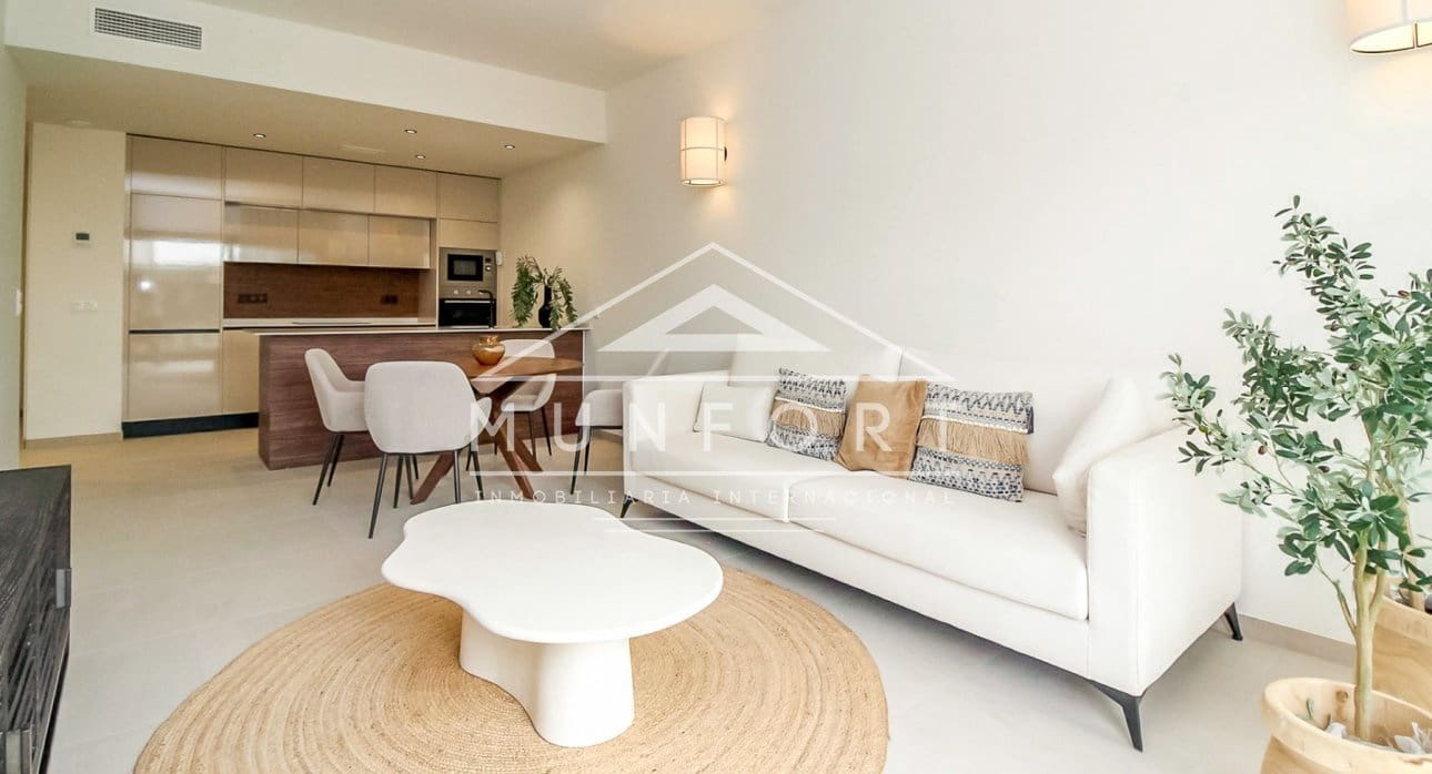 2 soverom Bungalow til salgs i Torrevieja med svømmebasseng - € 360 000 (Ref: 8378971)