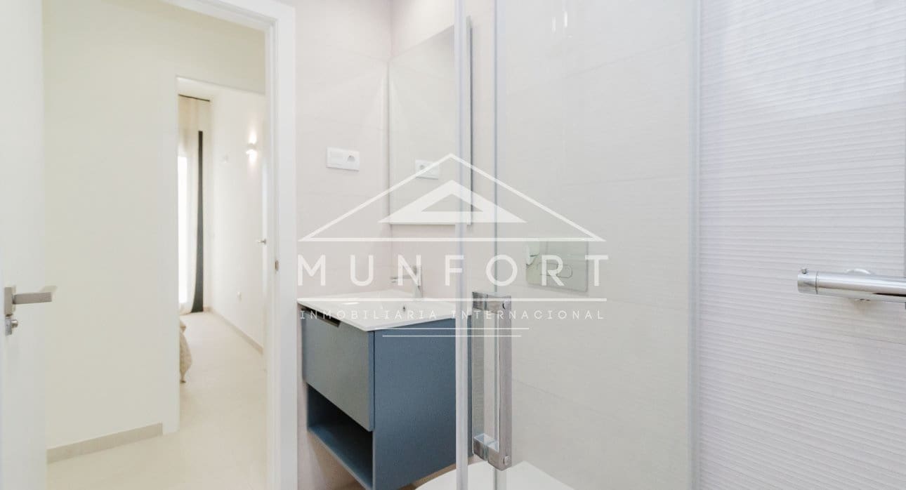 2 sypialnia Bungalow na sprzedaż w Torrevieja z basenem - 380 000 € (Ref: 8378971)