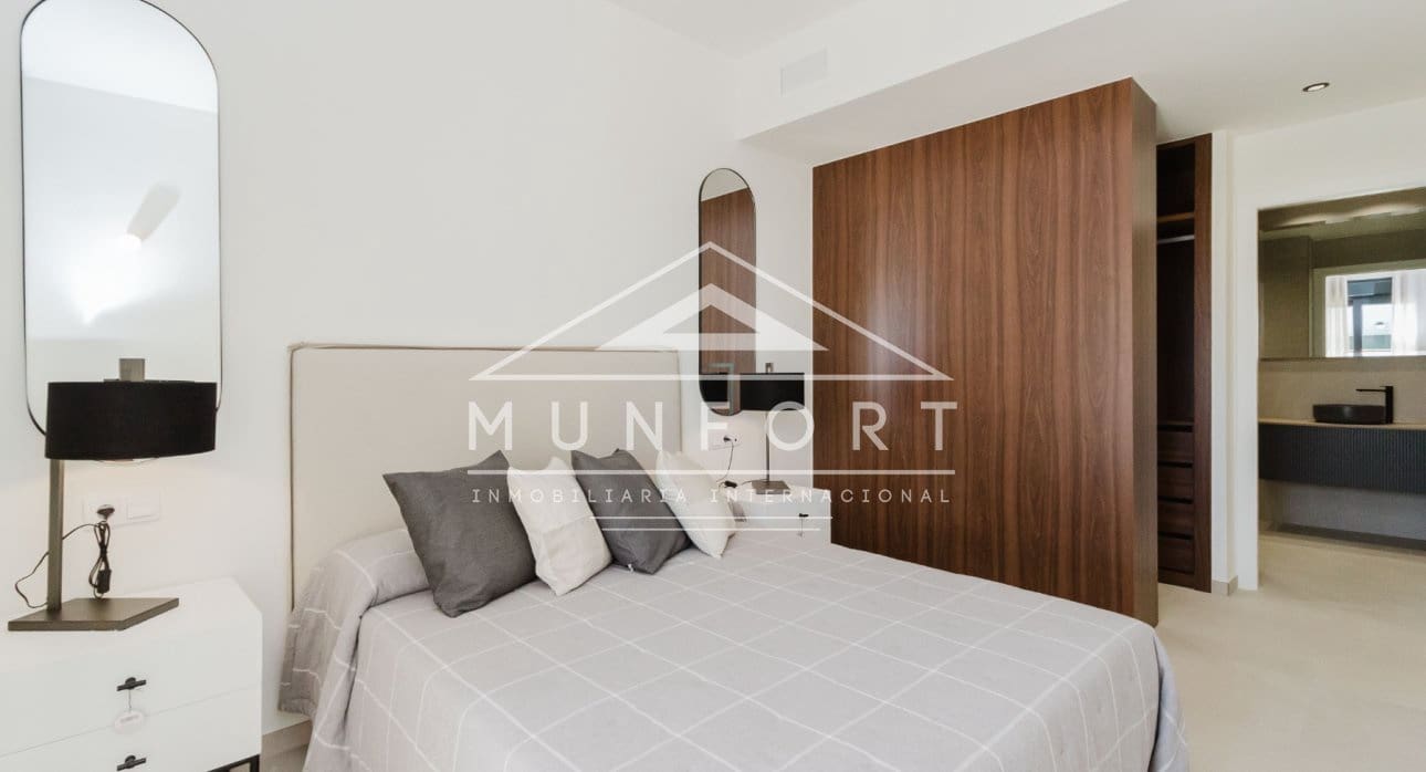 2 sypialnia Bungalow na sprzedaż w Torrevieja z basenem - 380 000 € (Ref: 8378971)