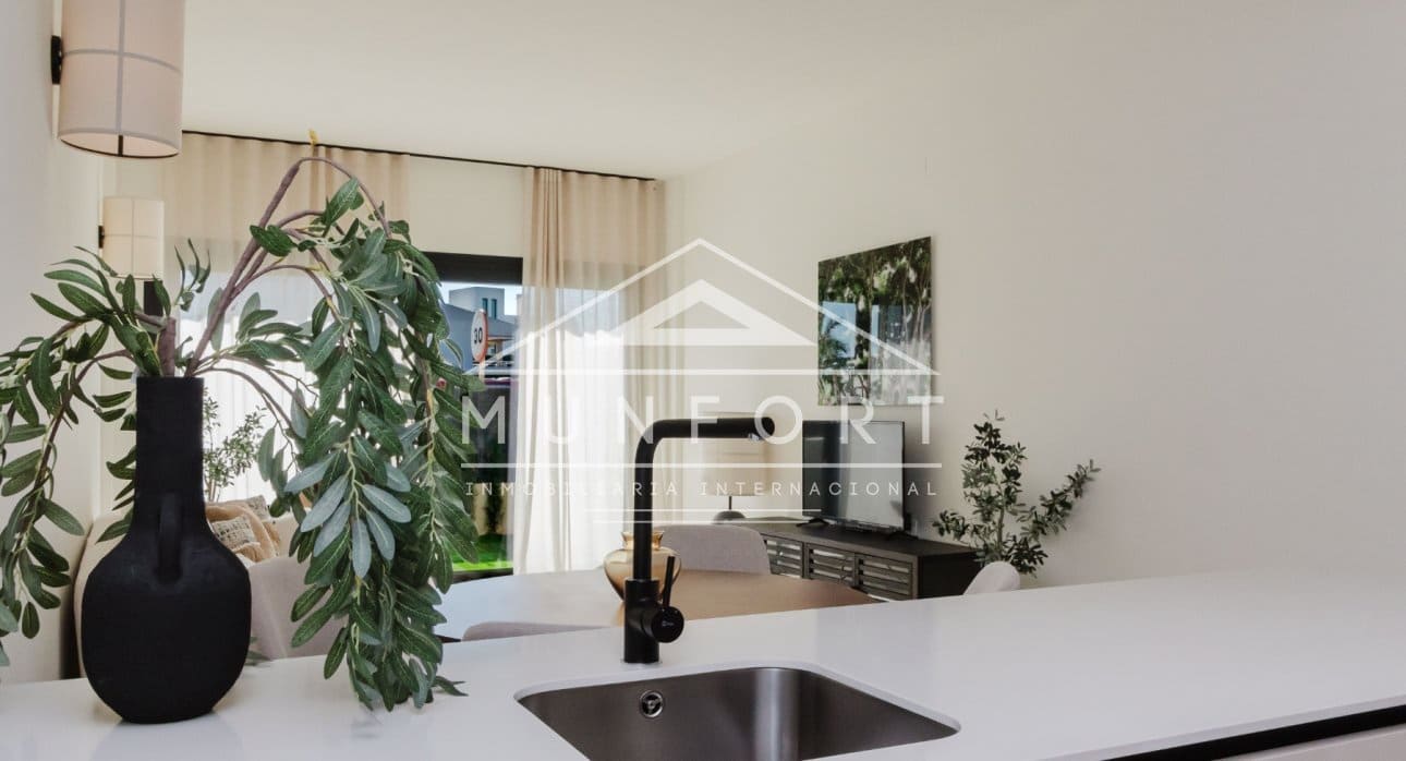 2 sypialnia Bungalow na sprzedaż w Torrevieja z basenem - 380 000 € (Ref: 8378971)