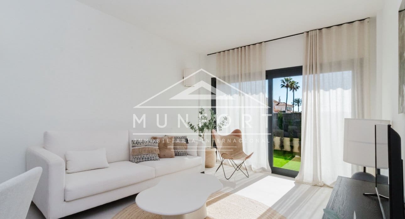 2 sypialnia Bungalow na sprzedaż w Torrevieja z basenem - 380 000 € (Ref: 8378971)