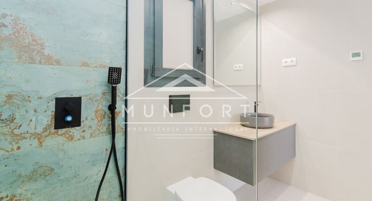 2 sypialnia Bungalow na sprzedaż w Torrevieja z basenem - 380 000 € (Ref: 8378971)