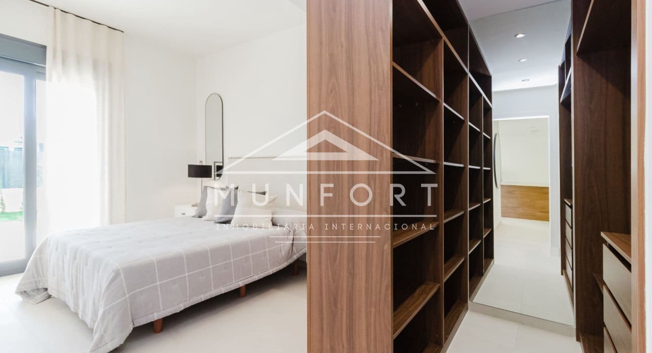 2 sypialnia Bungalow na sprzedaż w Torrevieja z basenem - 380 000 € (Ref: 8378971)