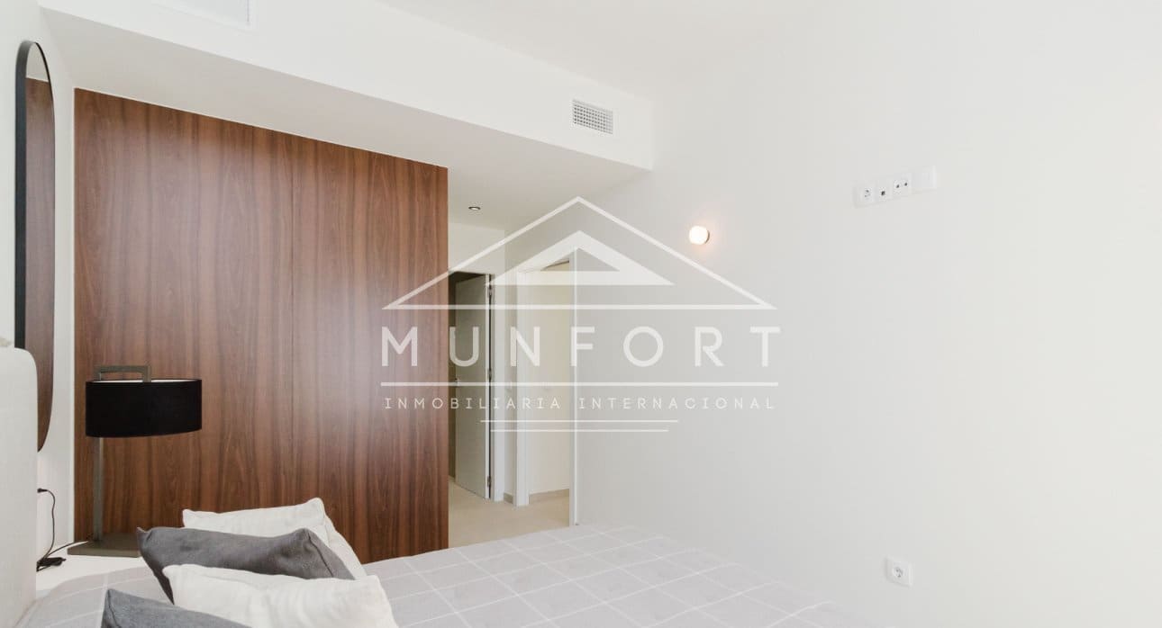 2 sypialnia Bungalow na sprzedaż w Torrevieja z basenem - 380 000 € (Ref: 8378971)