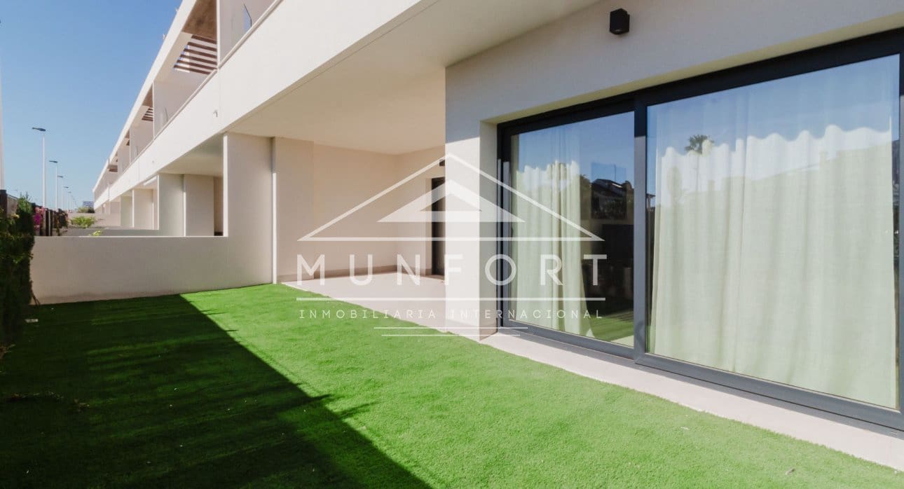 2 sypialnia Bungalow na sprzedaż w Torrevieja z basenem - 380 000 € (Ref: 8378971)