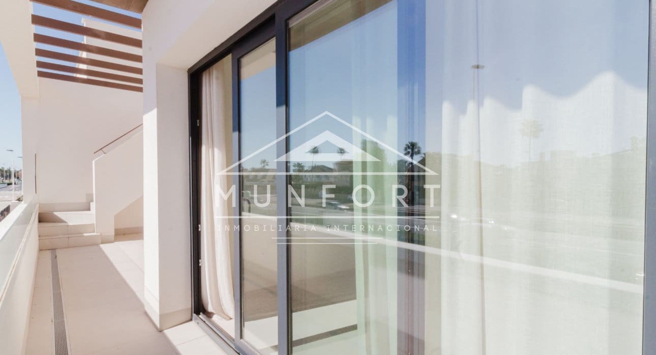 2 sypialnia Bungalow na sprzedaż w Torrevieja z basenem - 380 000 € (Ref: 8378971)