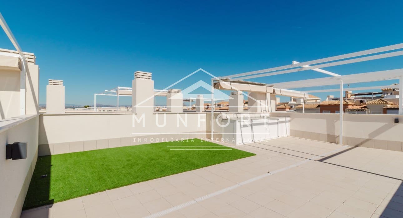 2 sypialnia Bungalow na sprzedaż w Torrevieja z basenem - 380 000 € (Ref: 8378971)