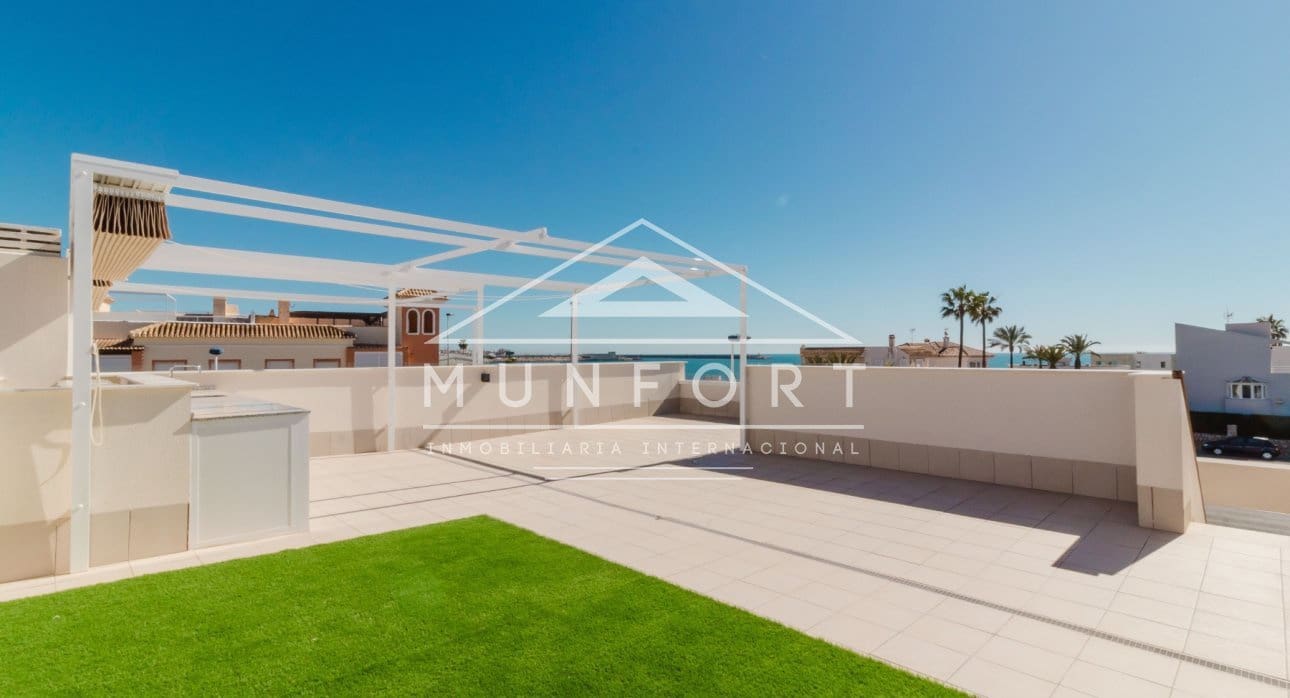 2 sypialnia Bungalow na sprzedaż w Torrevieja z basenem - 380 000 € (Ref: 8378971)