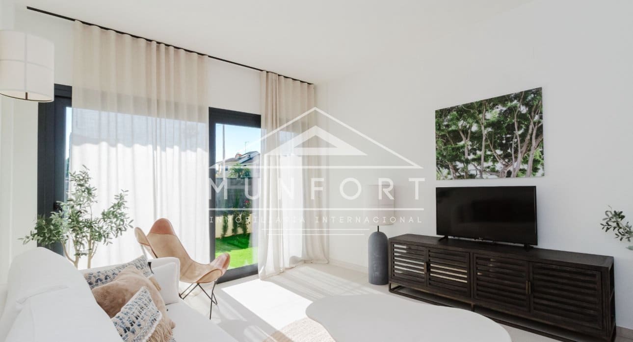 2 sypialnia Bungalow na sprzedaż w Torrevieja z basenem - 380 000 € (Ref: 8378971)