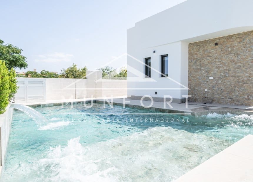 3 bedroom Villa for sale in Los Montesinos with pool - € 535,000 (Ref: 8379004)