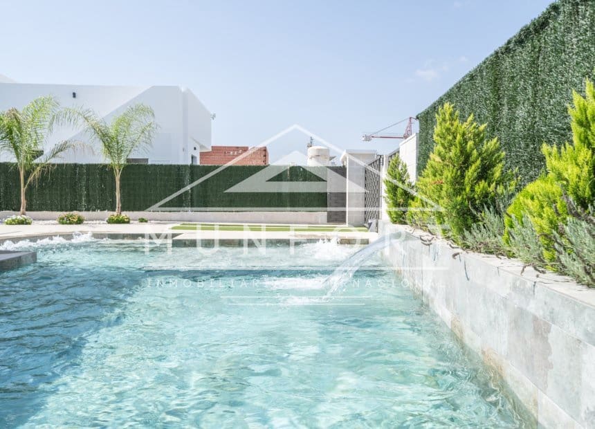 3 soveværelse Villa til salg i Los Montesinos - € 535.000 (Ref: 8379004)