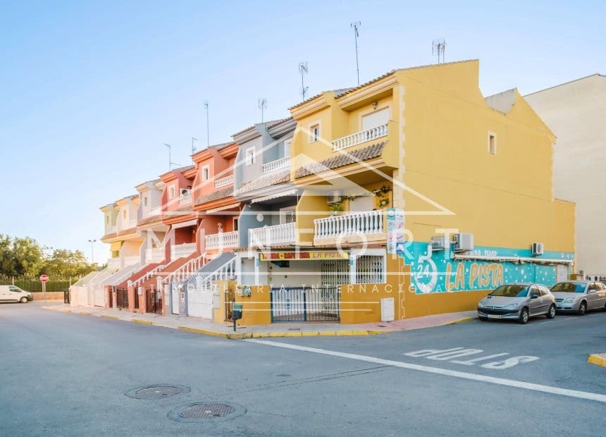 3 bedroom Villa for sale in Los Montesinos with pool - € 535,000 (Ref: 8379004)