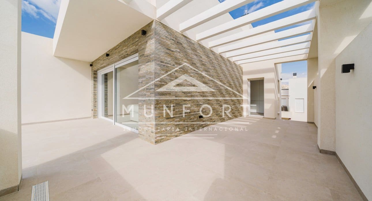 3 bedroom Villa for sale in Algorfa with pool - € 552,000 (Ref: 8379007)