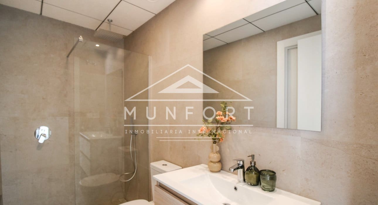 3 bedroom Villa for sale in Los Alcazares with pool - € 399,900 (Ref: 8396062)