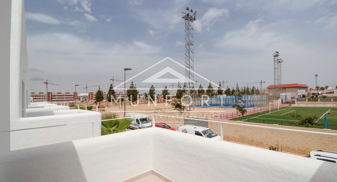 3 bedroom Villa for sale in Los Alcazares with pool - € 399,900 (Ref: 8396062)