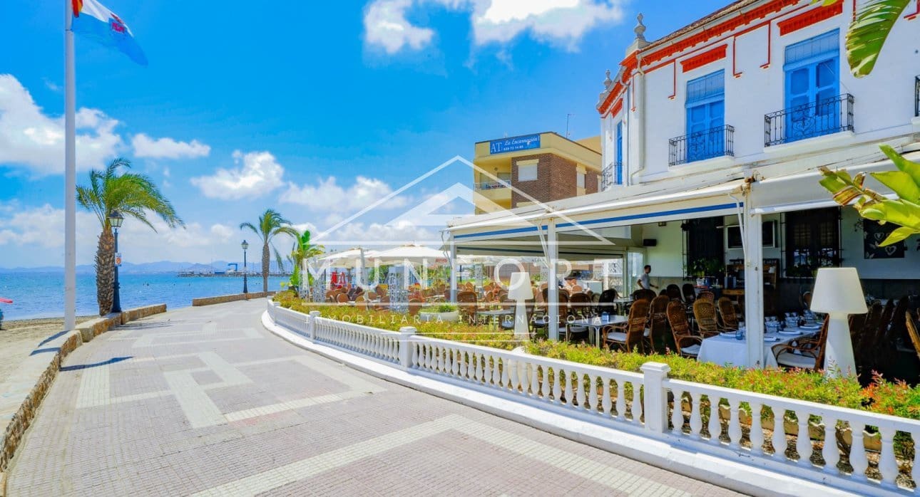 3 bedroom Villa for sale in Los Alcazares with pool - € 399,900 (Ref: 8396062)