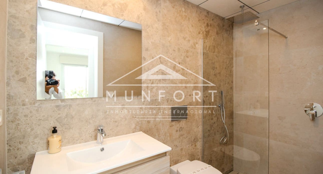 3 makuuhuone Huvila myytävänä paikassa Los Alcazares mukana uima-altaan - 499 900 € (Ref: 8396063)