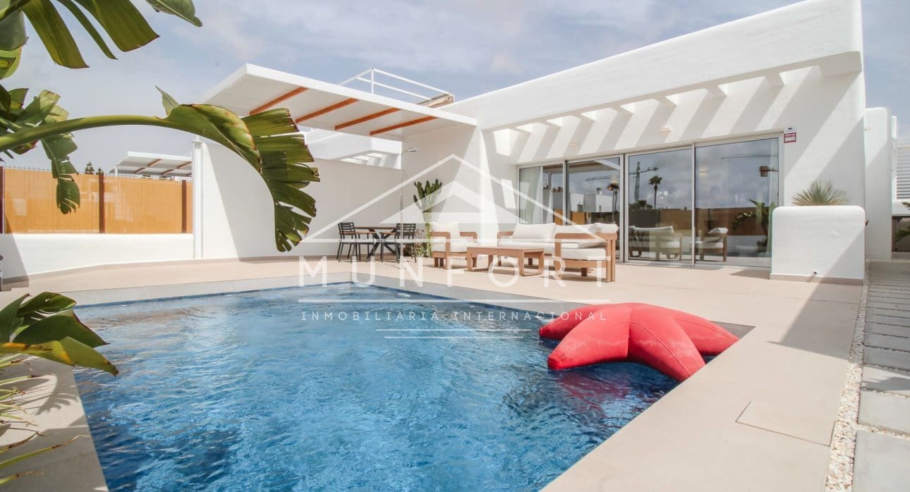 3 makuuhuone Huvila myytävänä paikassa Los Alcazares mukana uima-altaan - 499 900 € (Ref: 8396063)