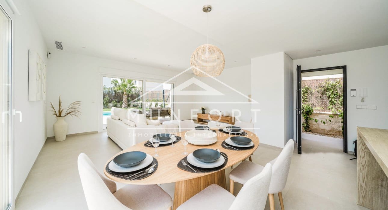 3 Zimmer Villa zu verkaufen in Los Montesinos mit Pool - 509.000 € (Ref: 8396073)