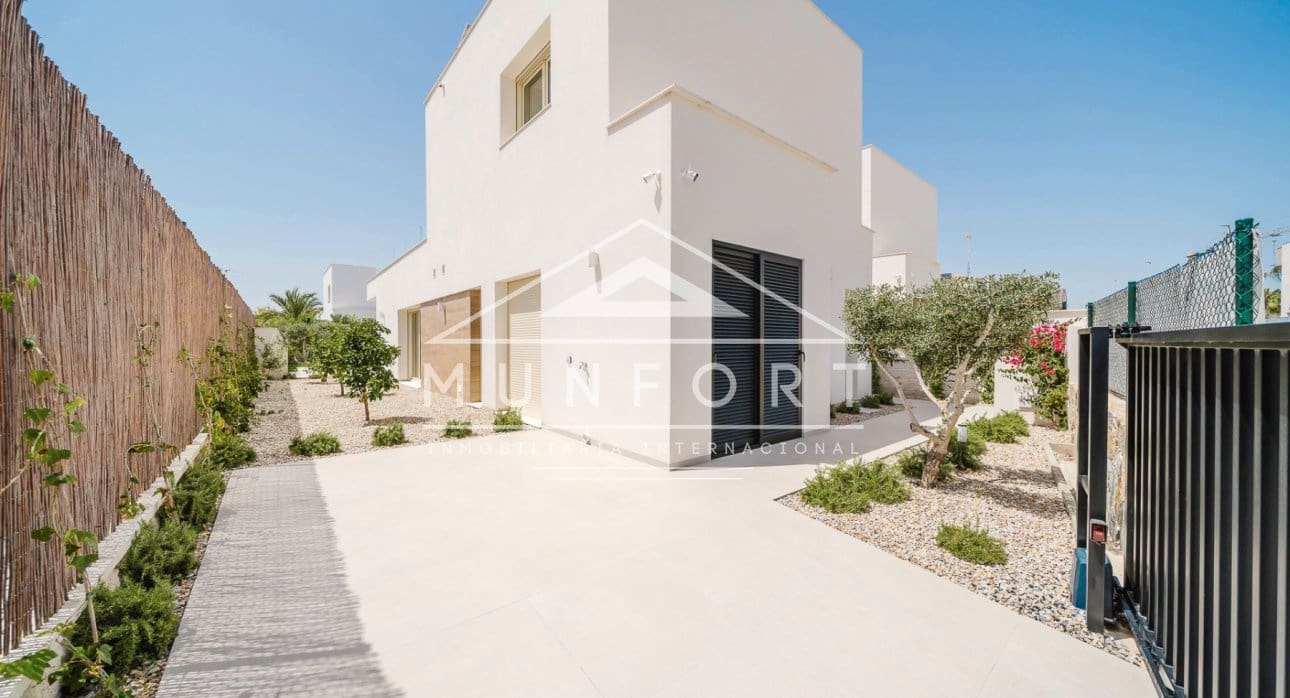 3 Zimmer Villa zu verkaufen in Los Montesinos mit Pool - 509.000 € (Ref: 8396073)