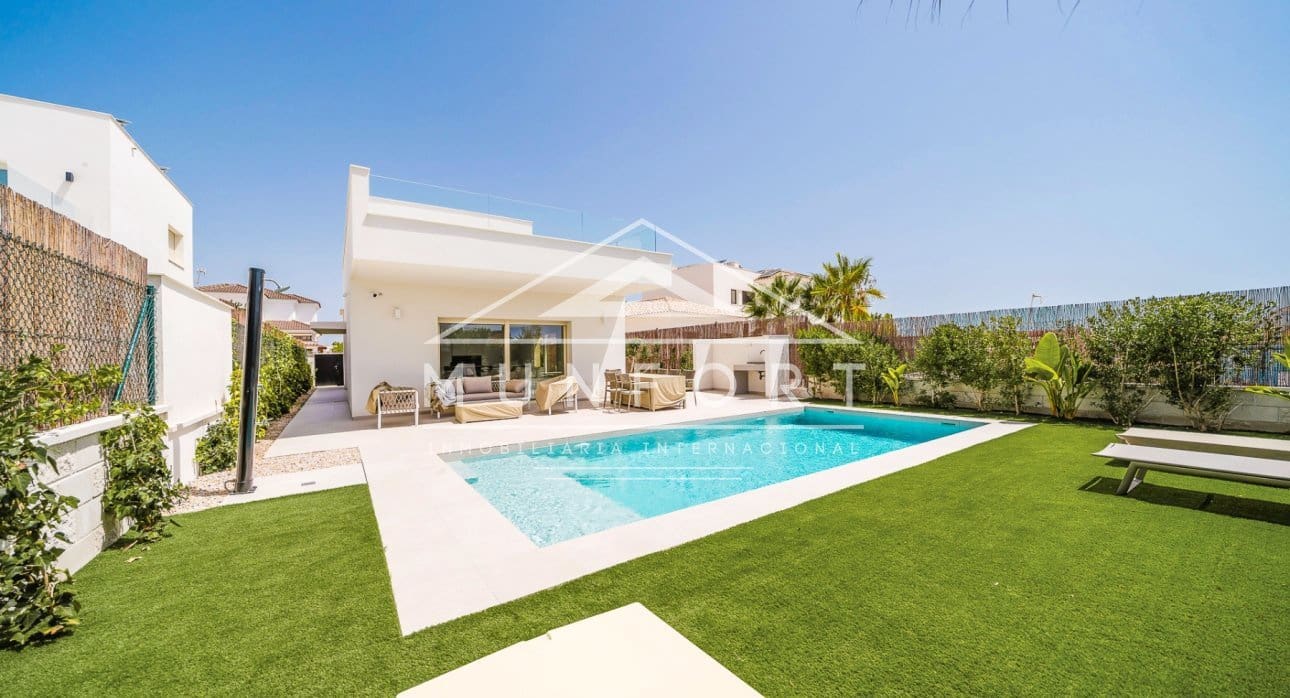 3 Zimmer Villa zu verkaufen in Los Montesinos mit Pool - 509.000 € (Ref: 8396073)