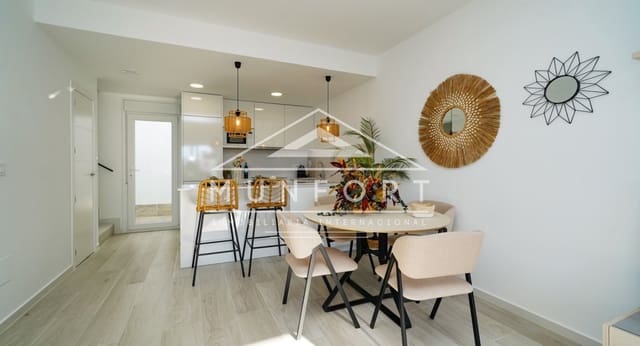 3 soverom Kjedet enebolig til salgs i Avileses, Murcia by med svømmebasseng - € 269 000 (Ref: 8396079)