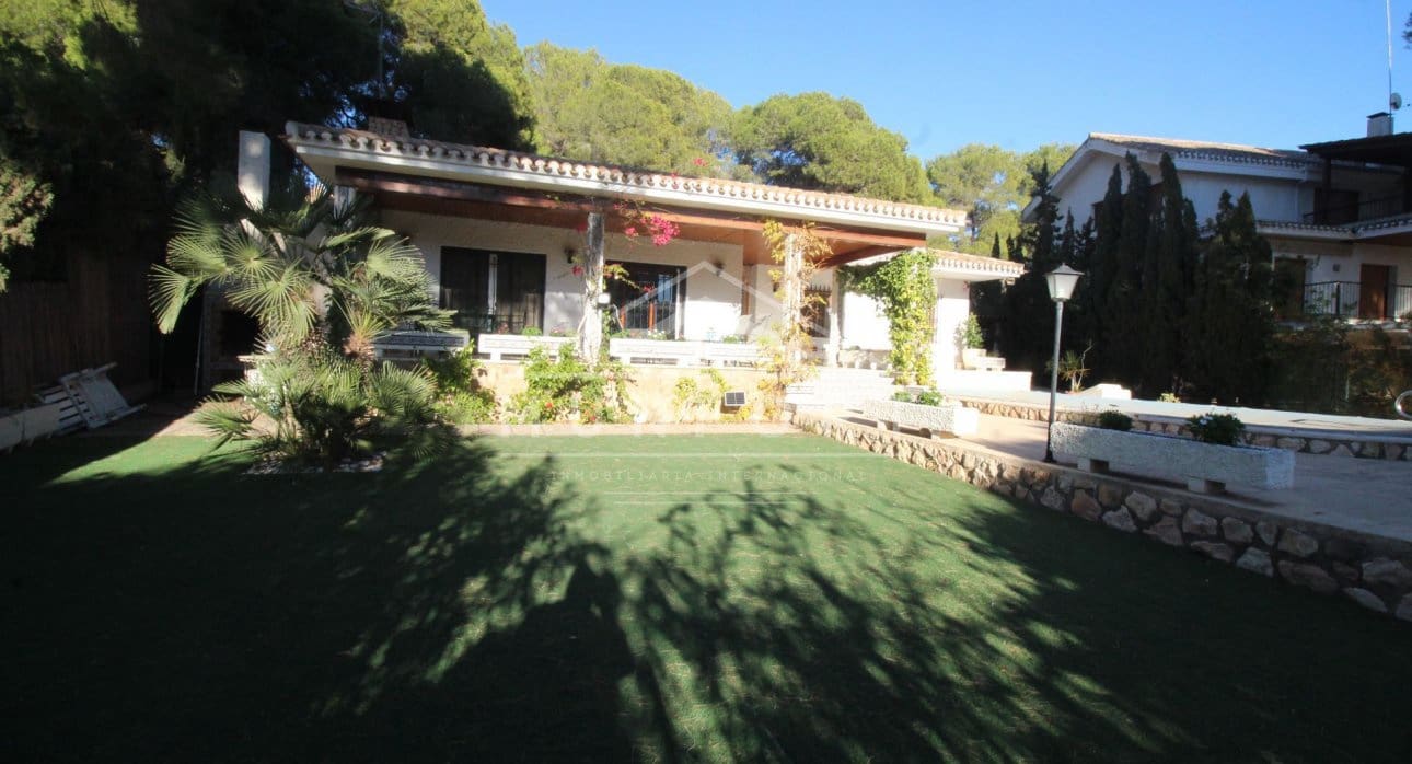 4 makuuhuone Huvila myytävänä paikassa Dehesa de Campoamor mukana uima-altaan - 889 900 € (Ref: 8410372)