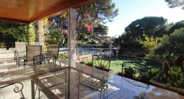 4 makuuhuone Huvila myytävänä paikassa Dehesa de Campoamor, Orihuela mukana uima-altaan - 889 900 € (Ref: 8410372)