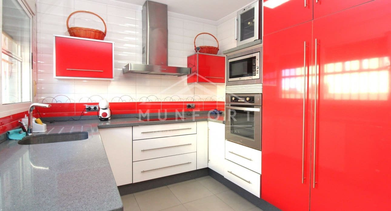 3 sypialnia Willa na sprzedaż w Torrevieja z basenem - 380 000 € (Ref: 8410376)