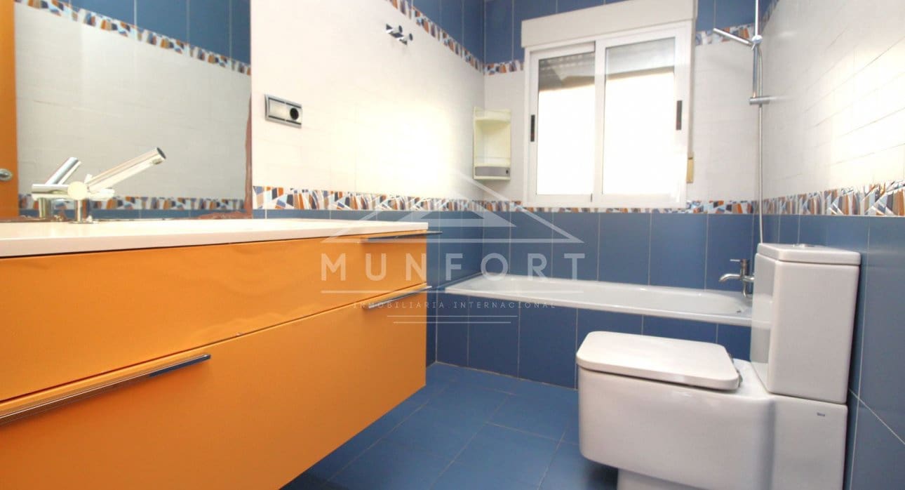 3 sypialnia Willa na sprzedaż w Torrevieja z basenem - 380 000 € (Ref: 8410376)