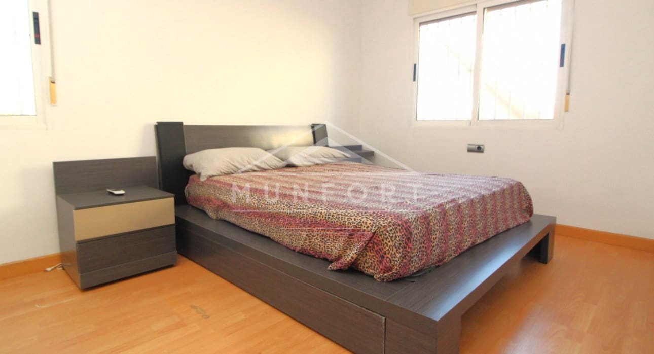 3 sypialnia Willa na sprzedaż w Torrevieja z basenem - 380 000 € (Ref: 8410376)