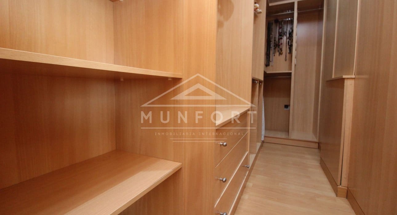 3 sypialnia Willa na sprzedaż w Torrevieja z basenem - 380 000 € (Ref: 8410376)