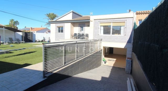 3 sypialnia Willa na sprzedaż w Torrevieja z basenem - 380 000 € (Ref: 8410376)