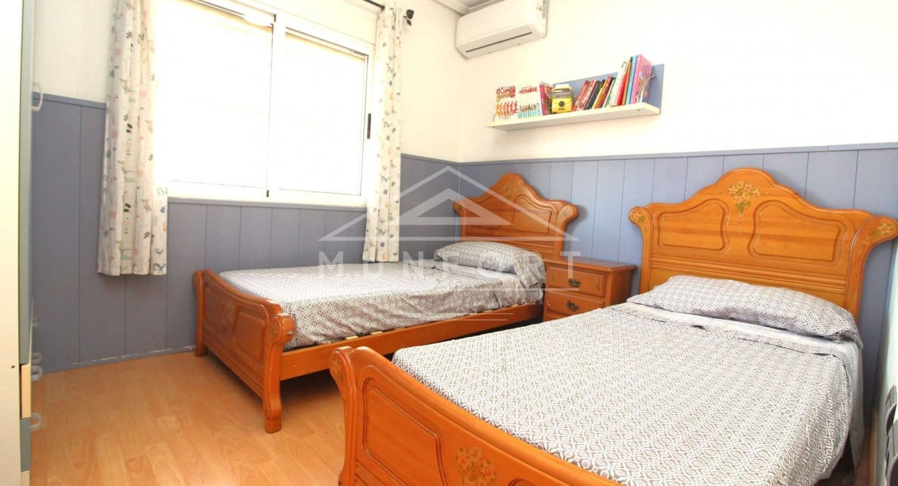 3 sypialnia Willa na sprzedaż w Torrevieja z basenem - 380 000 € (Ref: 8410376)