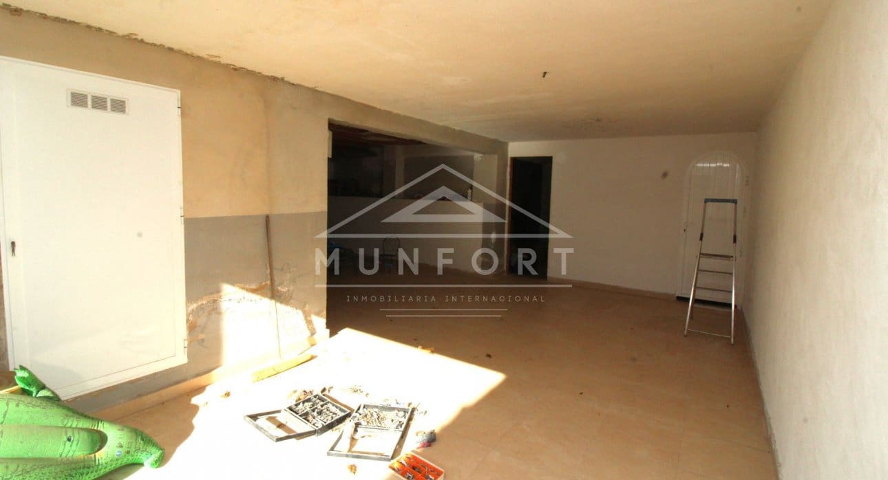 3 sypialnia Willa na sprzedaż w Torrevieja z basenem - 380 000 € (Ref: 8410376)